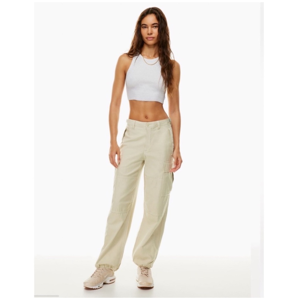 Aritzia TNA Cargo Supply Pant Mid Rise Short Gd Birch Casual Sz 0